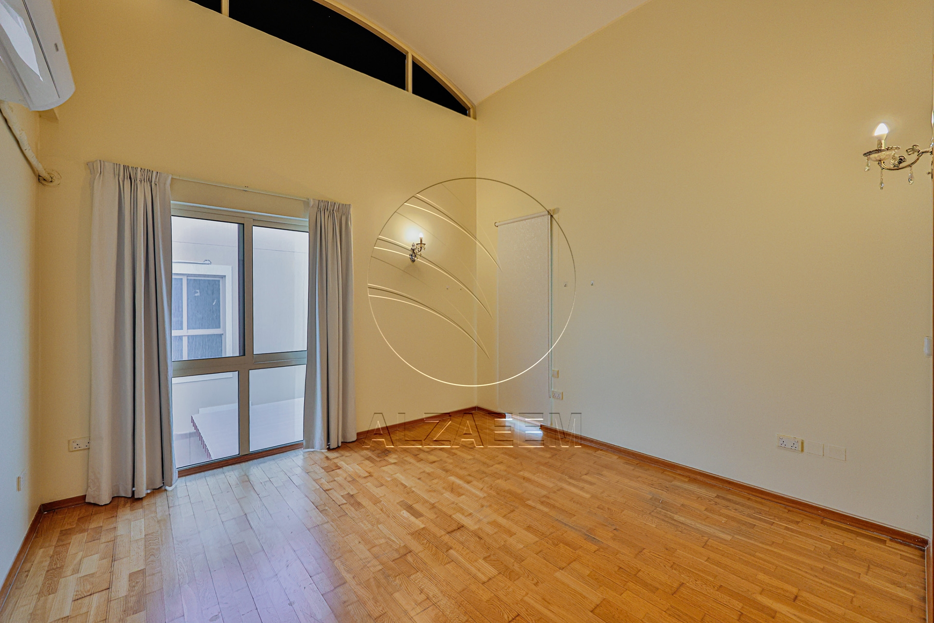 √ Private Pool | Type A | Tenanted | CORNER √