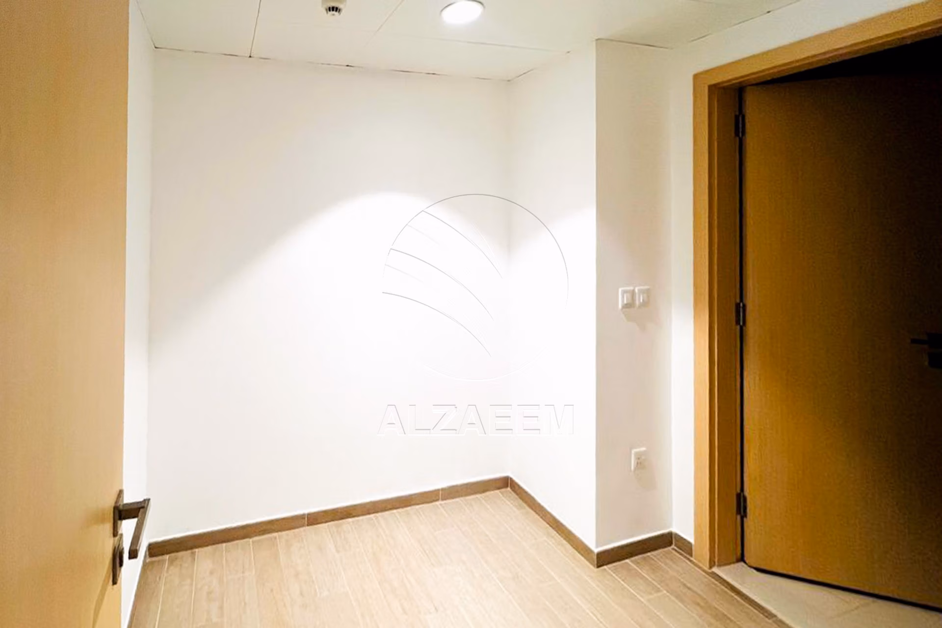 VACANT | High Floor | Partial Sea and Golf view