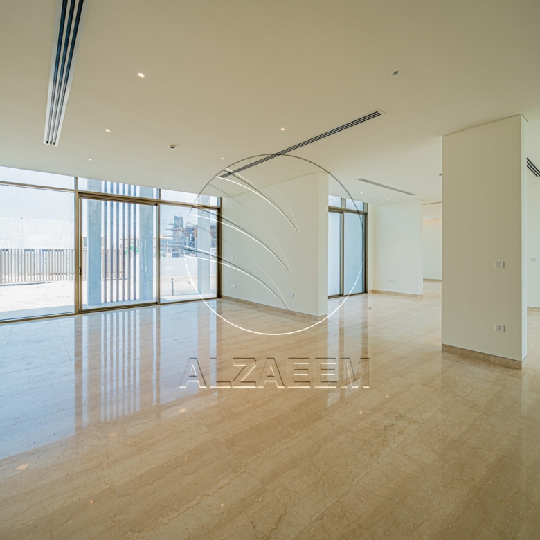 VACANT Exclusive V-5 SELECT | Partial Sea View
