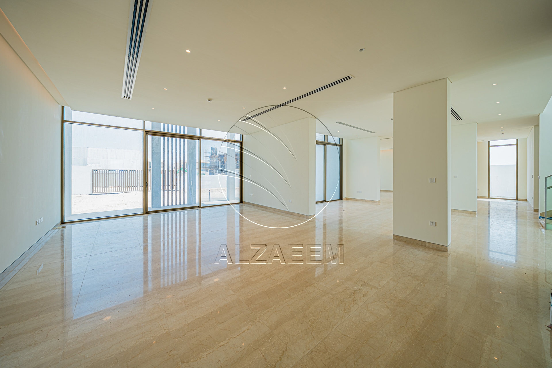 VACANT Exclusive V-5 SELECT | Partial Sea View