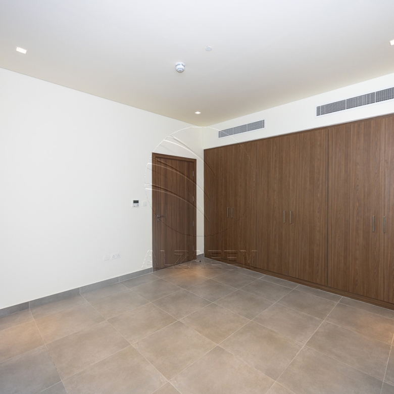 Stand Alone |Single Row -Corner | Golf Course View