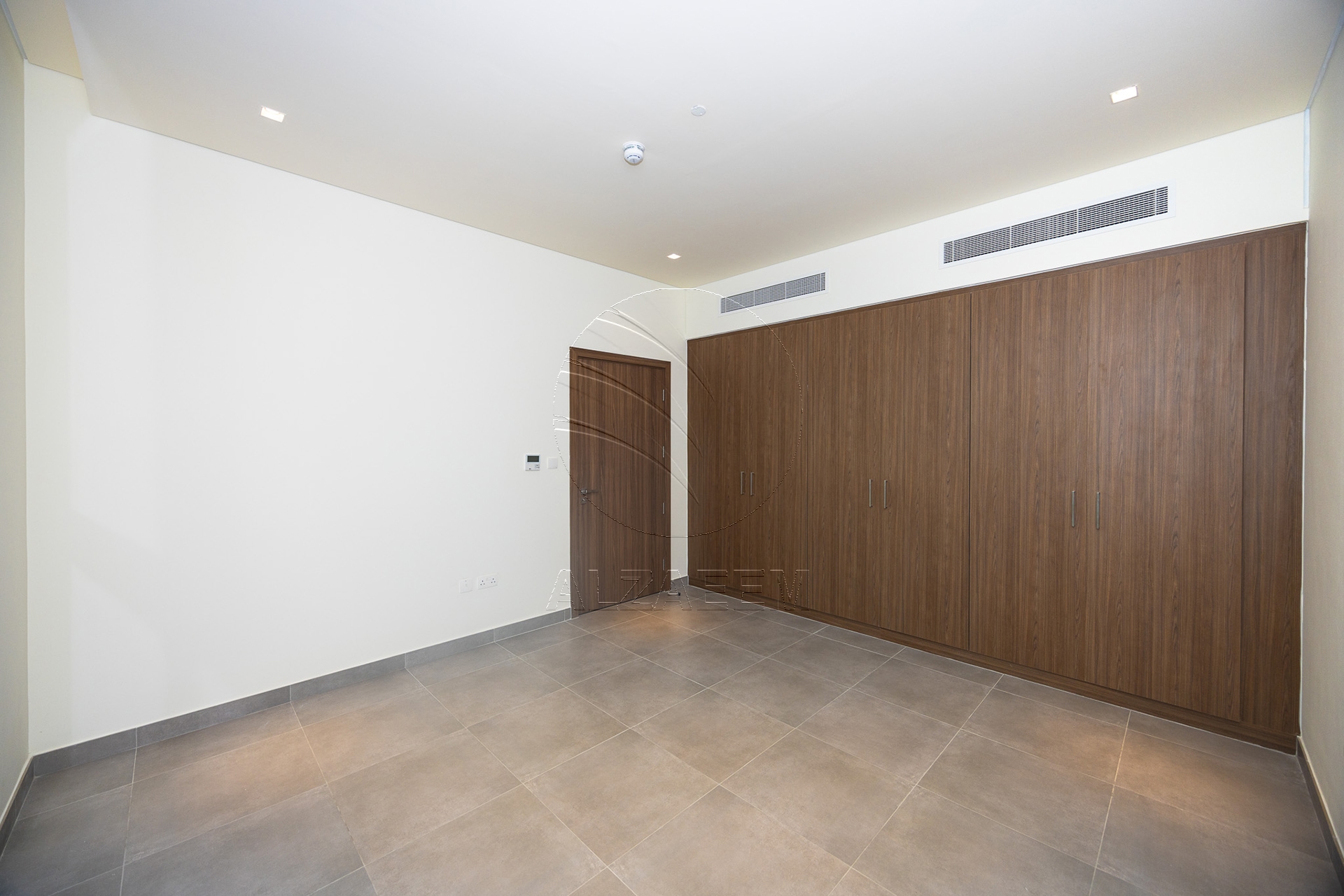 Stand Alone |Single Row -Corner | Golf Course View