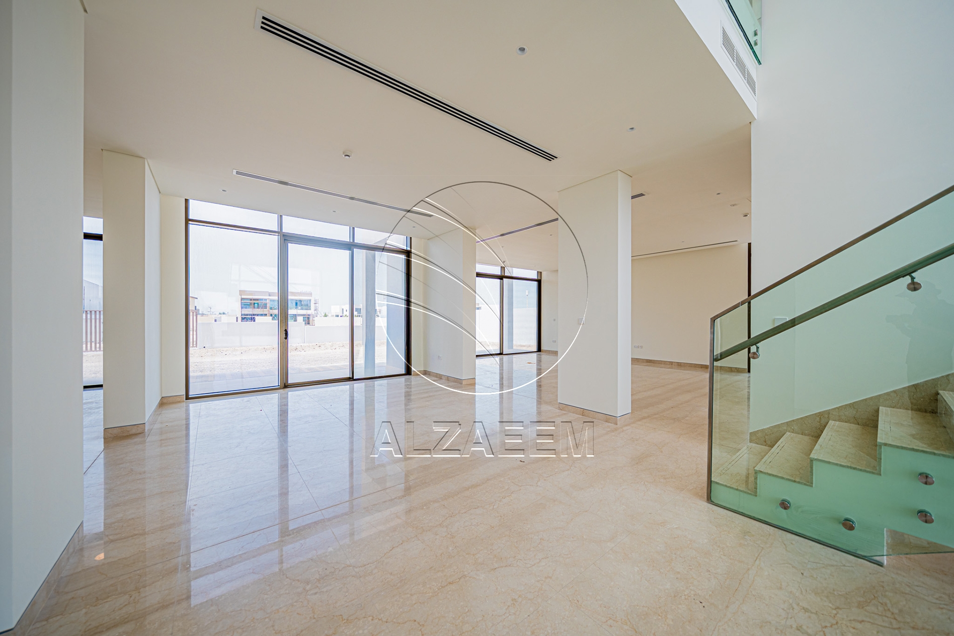 VACANT Exclusive V-5 SELECT | Partial Sea View