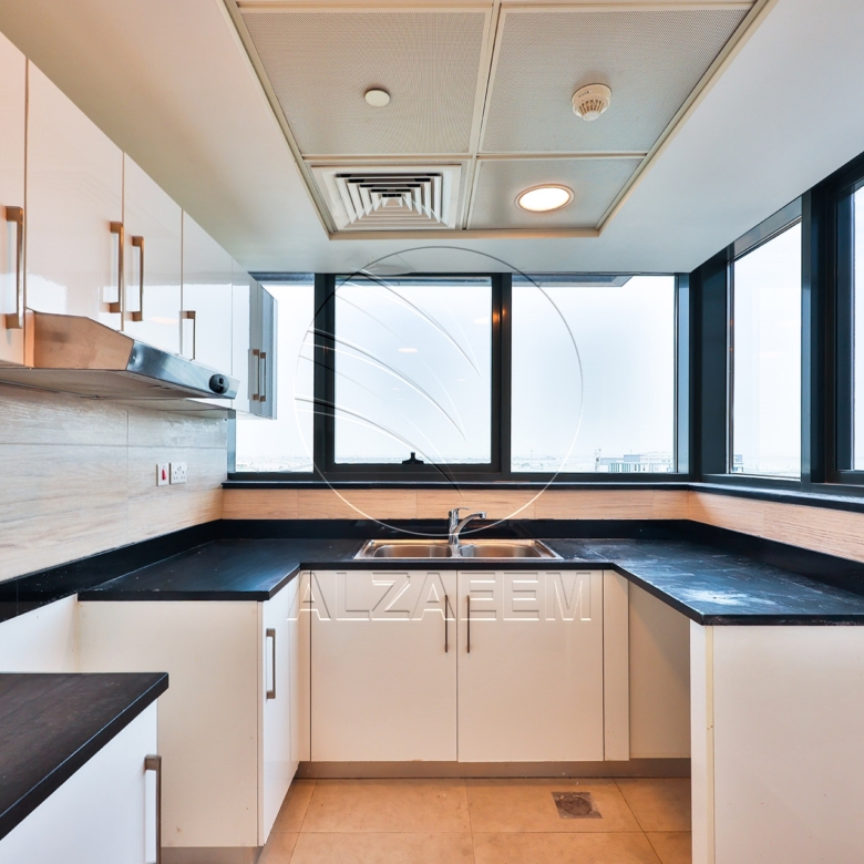 HOT DEAL! Corner Unit – Partial Sea View | Parking