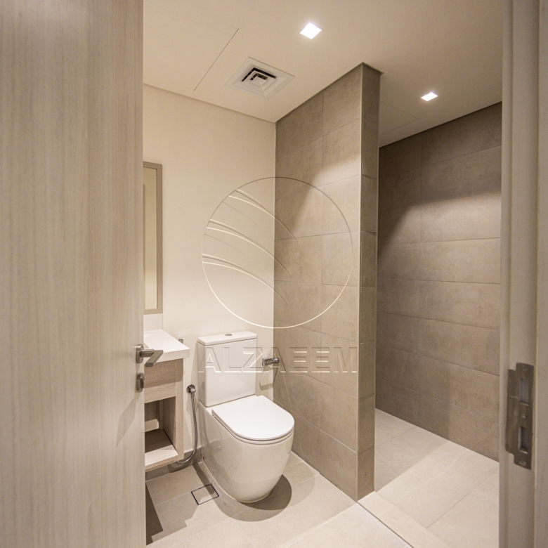 VACANT! 3BR TH | Prime Location | Modern Design