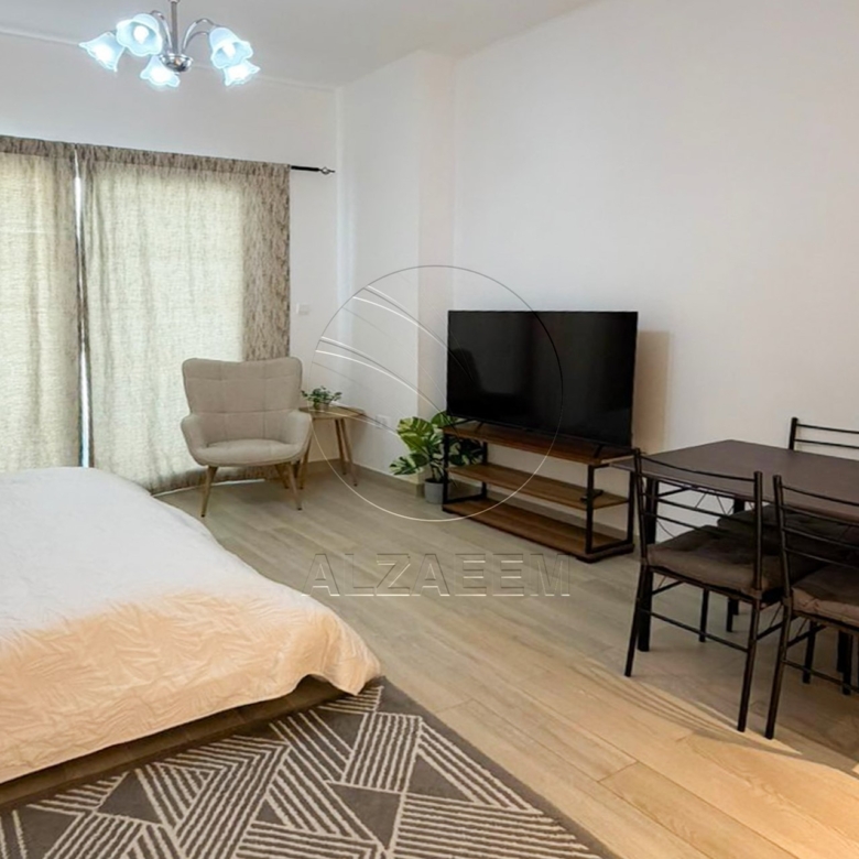High Level + Furnished Unit with Canal Views