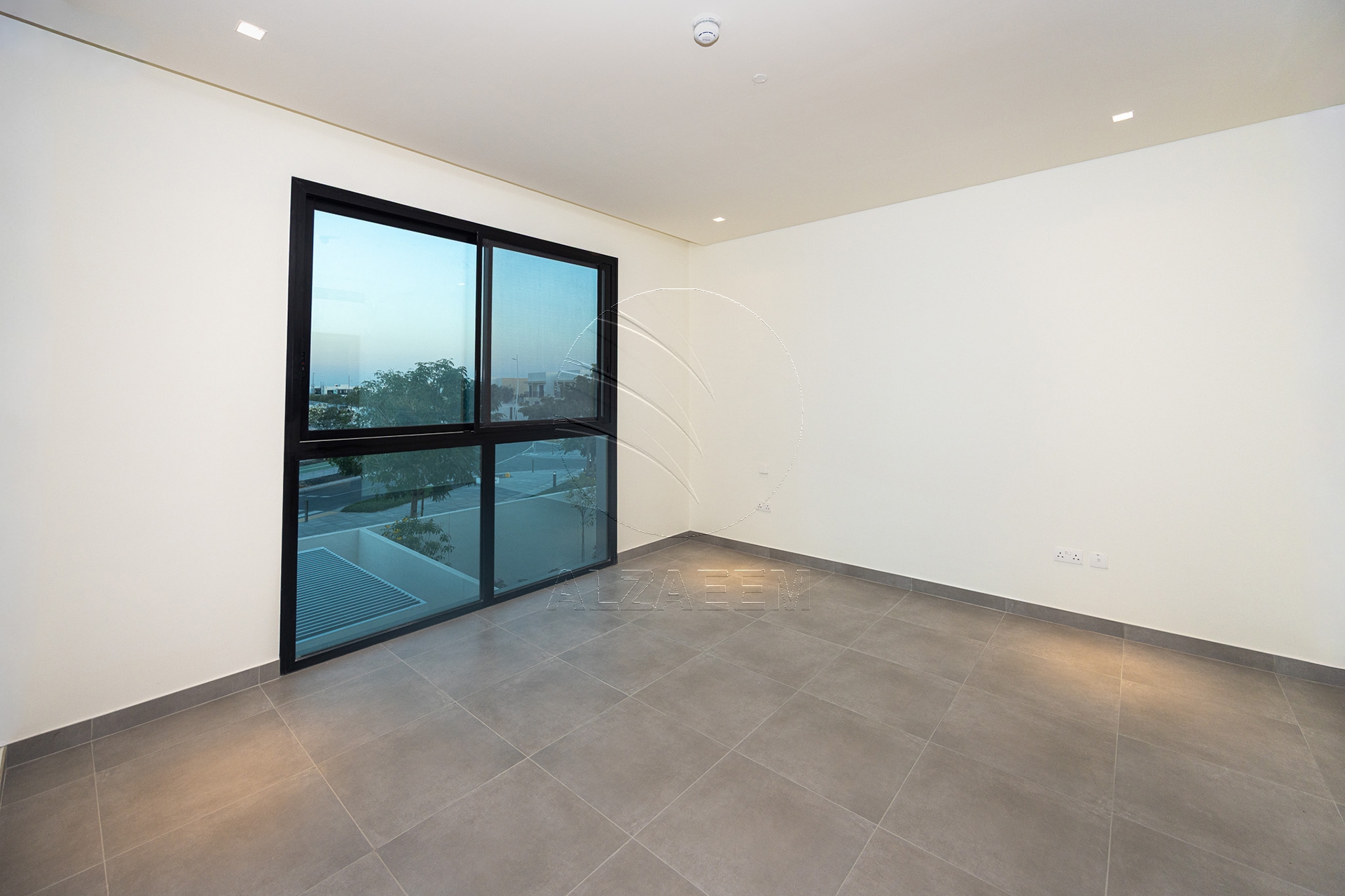 Stand Alone |Single Row -Corner | Golf Course View