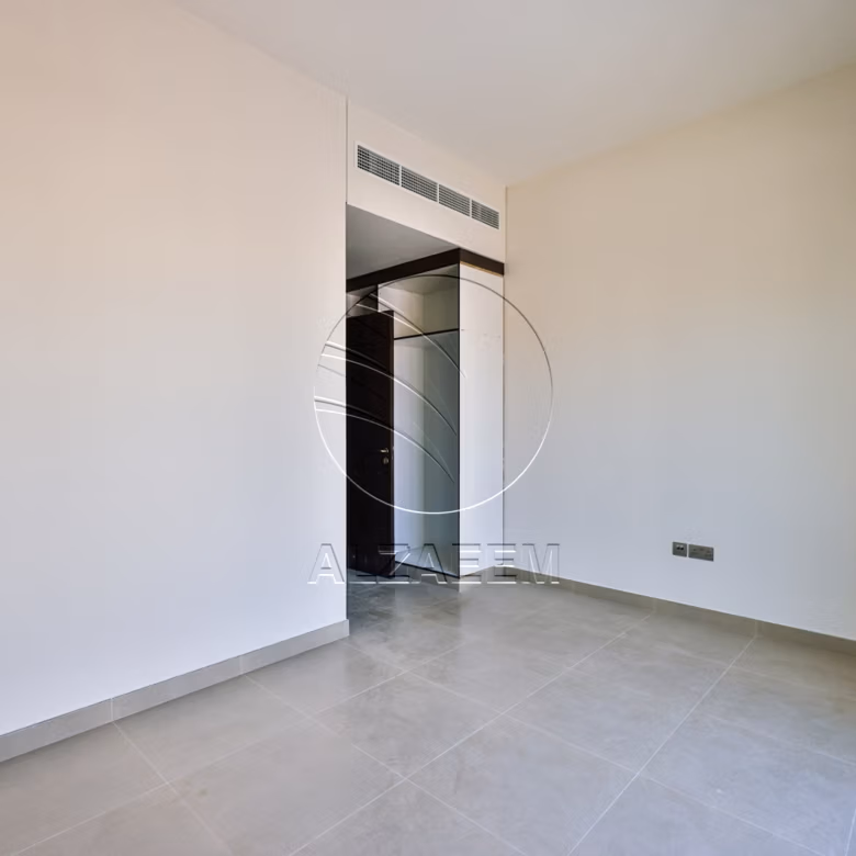 √CASARES | Single Row -CORNER | Prime Location√
