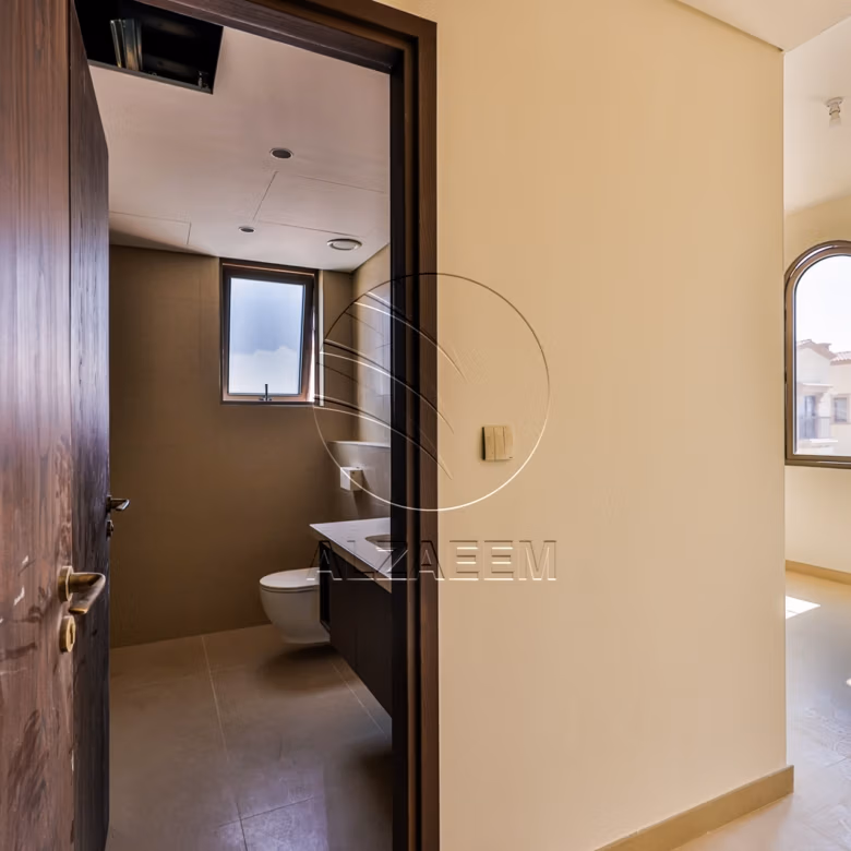 √CASARES | Single Row -CORNER | Prime Location√