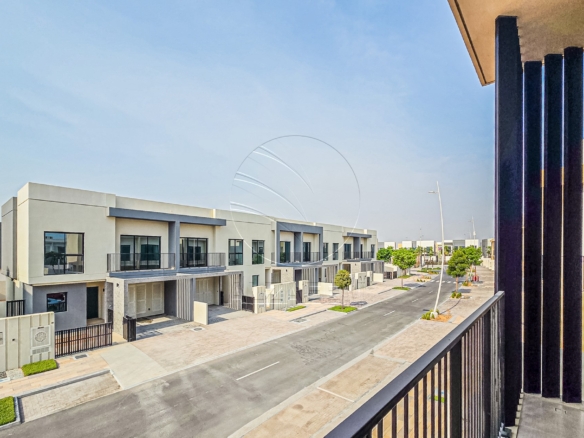 Single Row Corner | Big Plot | VACANT NOW