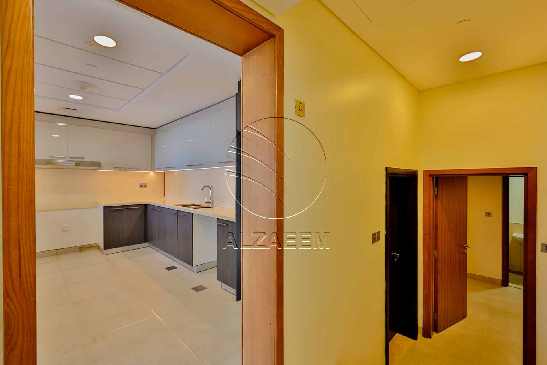 √ Luxurious Sea View Simplex Townhouse | VACANT √
