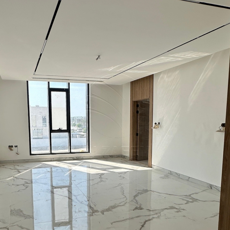 √ Single Row | Biggest Plot | 5BR+Lift+Pool √