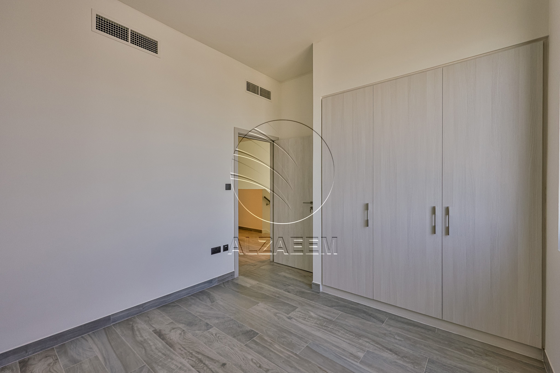 Single Row | Semi Corner and High End Location