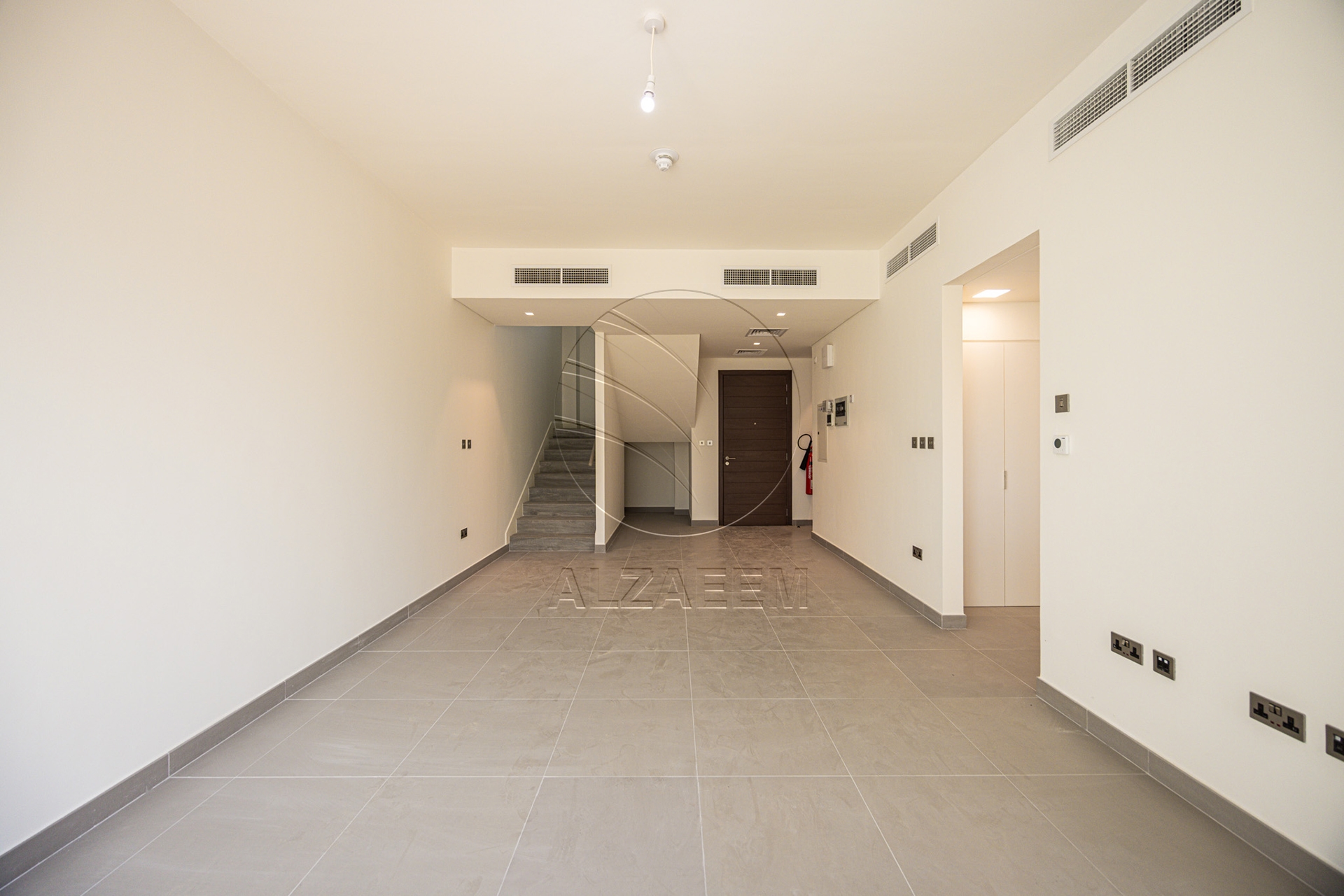 Exclusive+Hot! Single Row TH Near Community Center