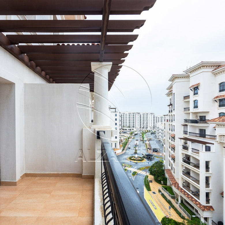 Move-in Ready | On High Floor | Stunning Views
