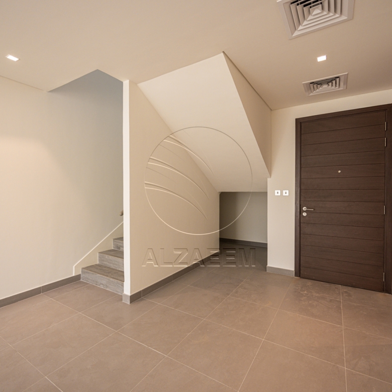 Exclusive+Hot! Single Row TH Near Community Center