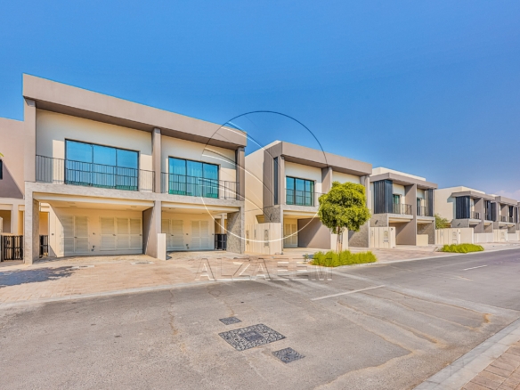 HOT! Single Row – Mid Unit | VACANT
