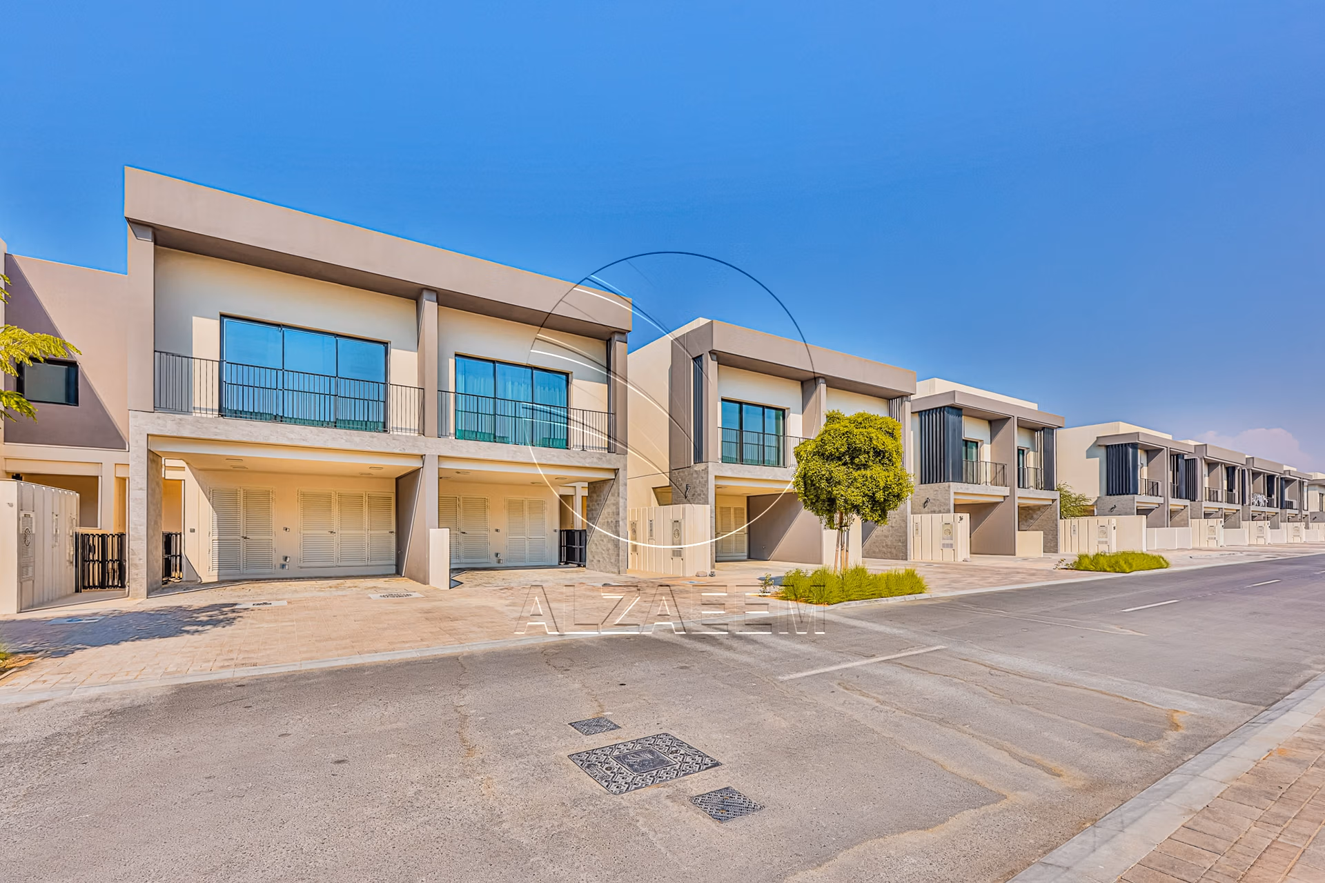 √ HOT! Single Row – Mid Unit | VACANT √
