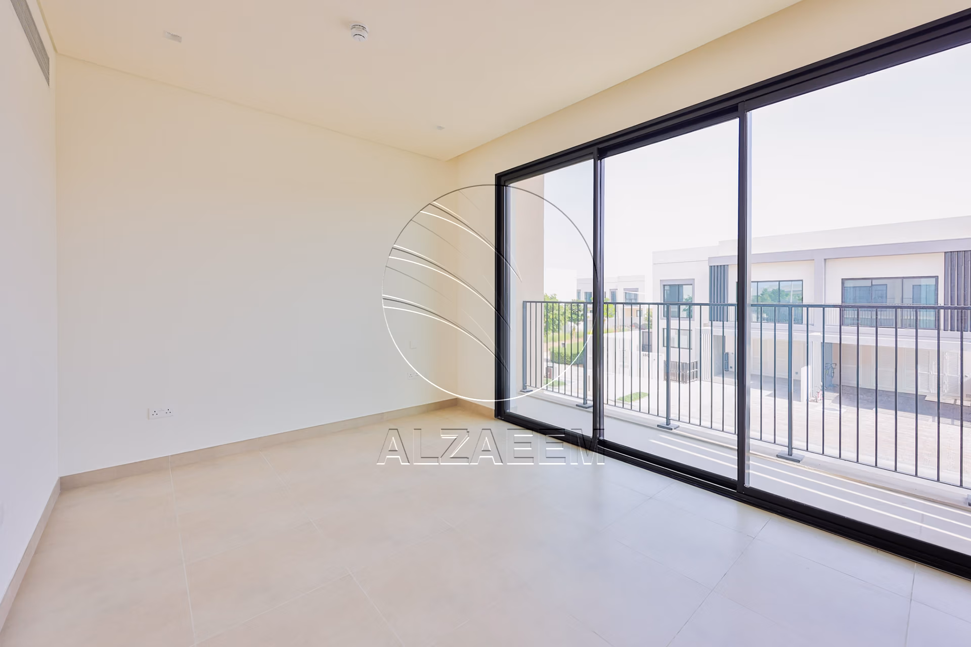 √Corner Single Row! Biggest 2BR Plot in Yas Acres√