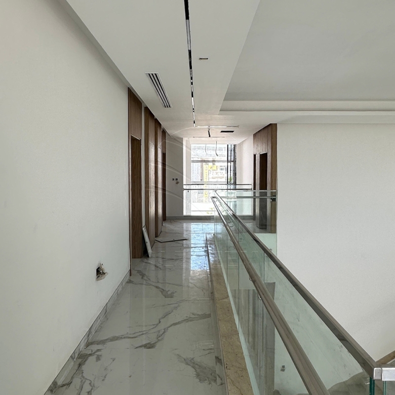√ Single Row | Biggest Plot | 5BR+Lift+Pool √