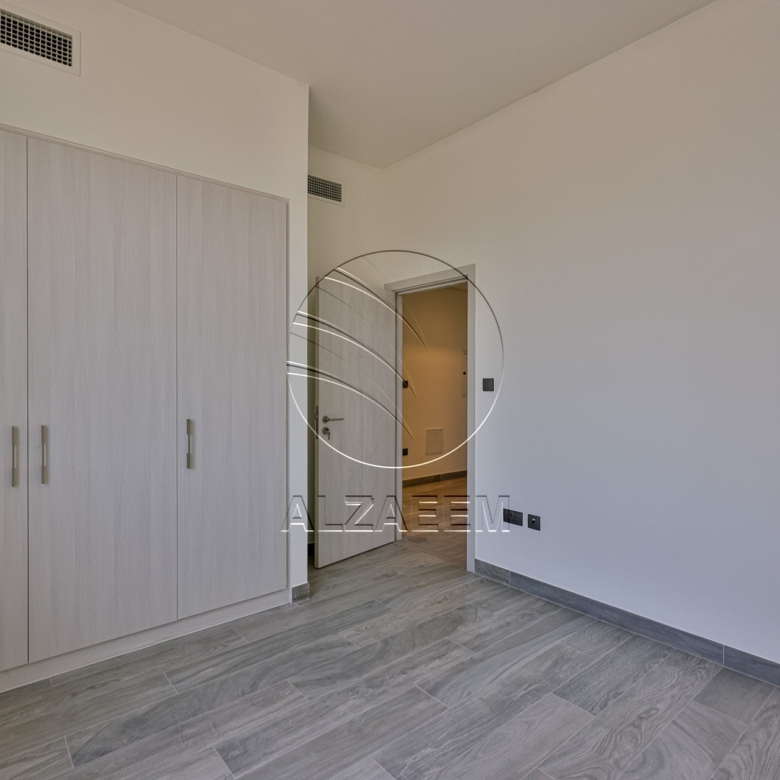 Single Row | Semi Corner and High End Location