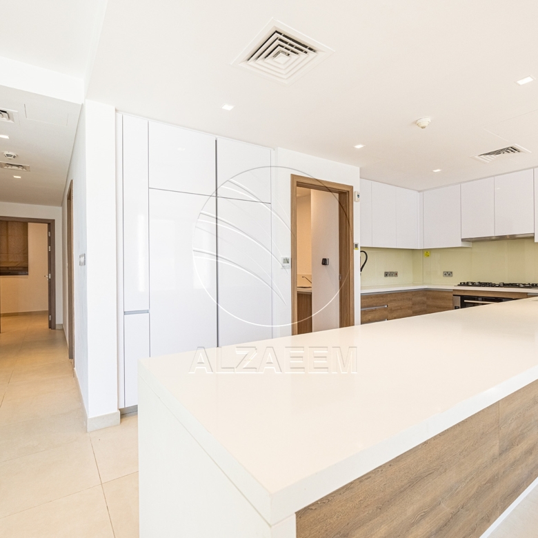 Huge Corner Unit | VACANT | Steps from the Park