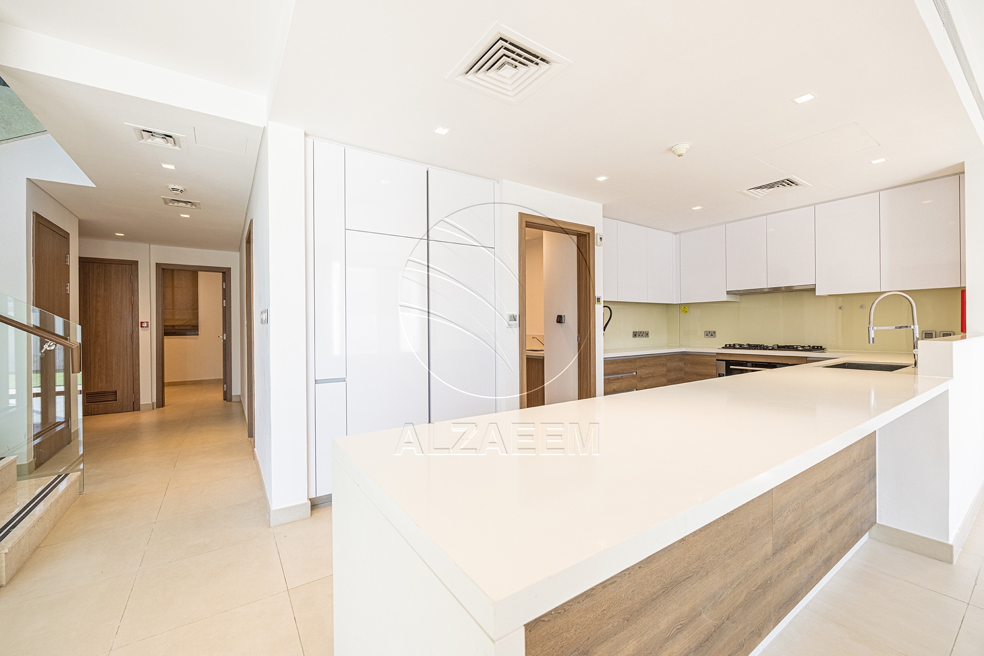 Huge Corner Unit | VACANT | Steps from the Park
