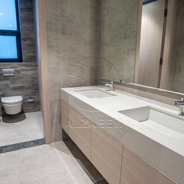 High Quality Upgraded Villa | Single Row | VACANT
