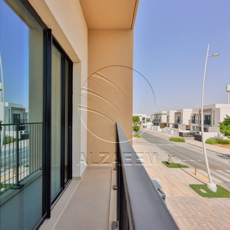 √Corner Single Row! Biggest 2BR Plot in Yas Acres√