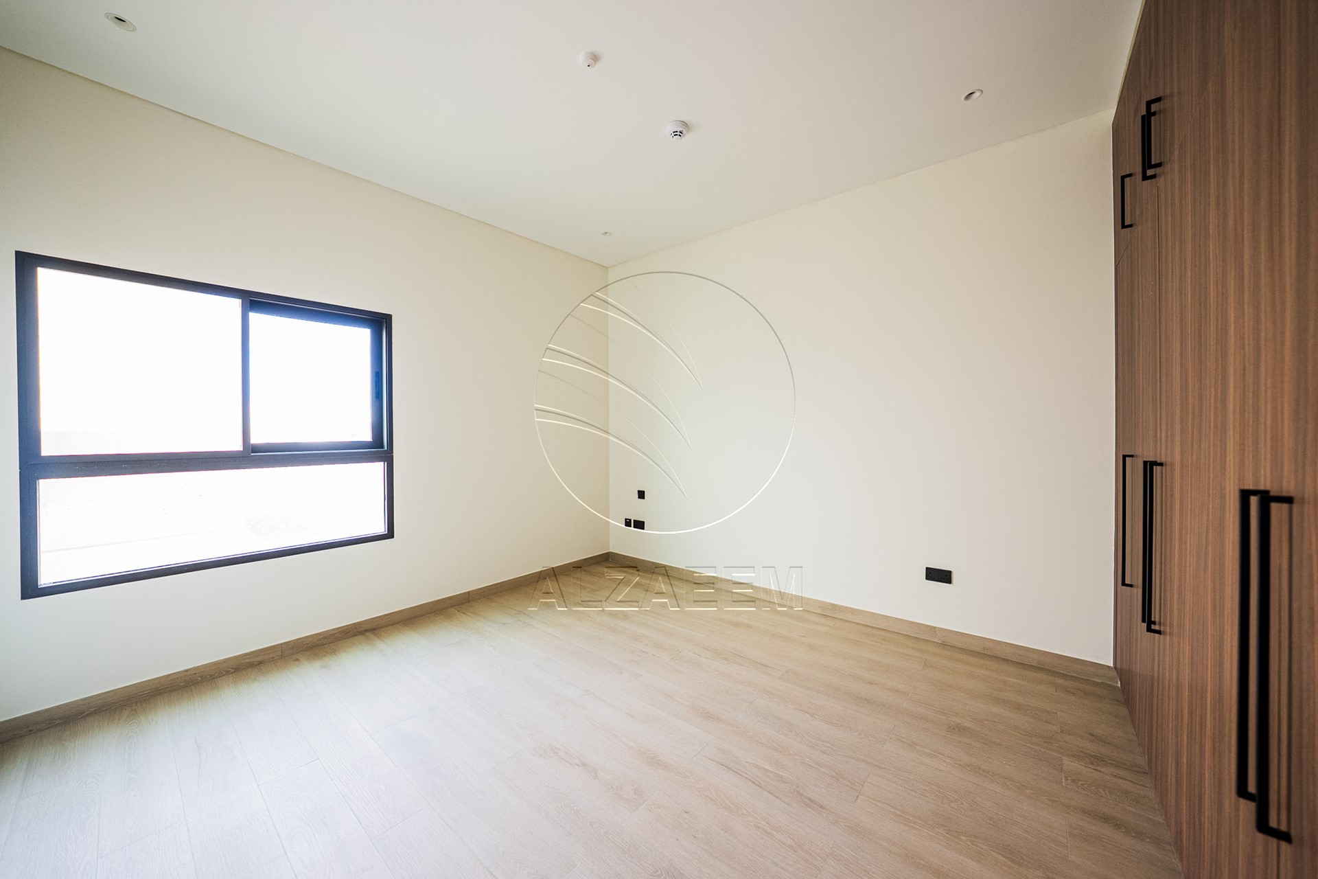 Single Row Villa | Huge Plot | Ready for Occupancy