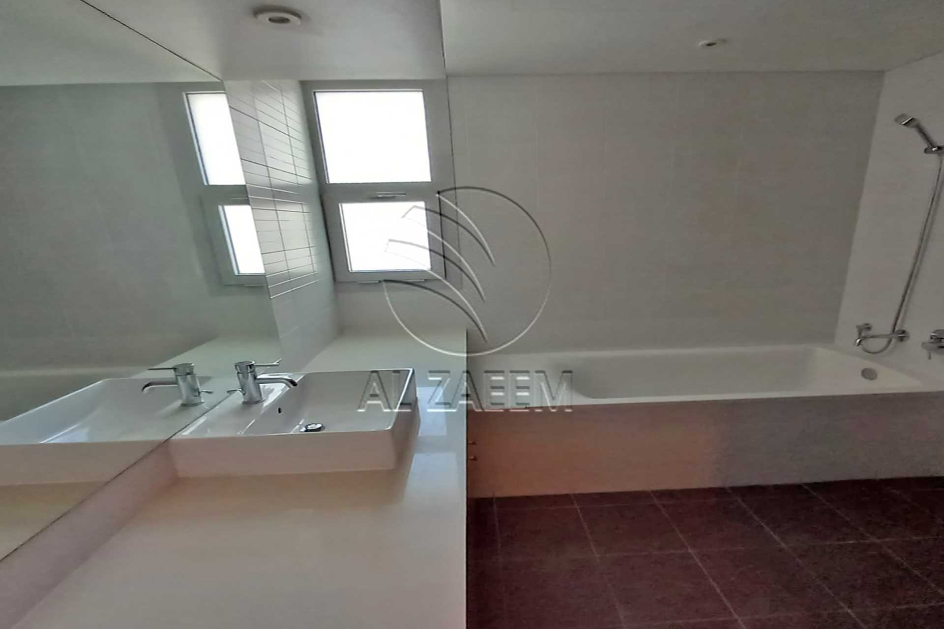 High Level Unit | Tenanted | Urban View