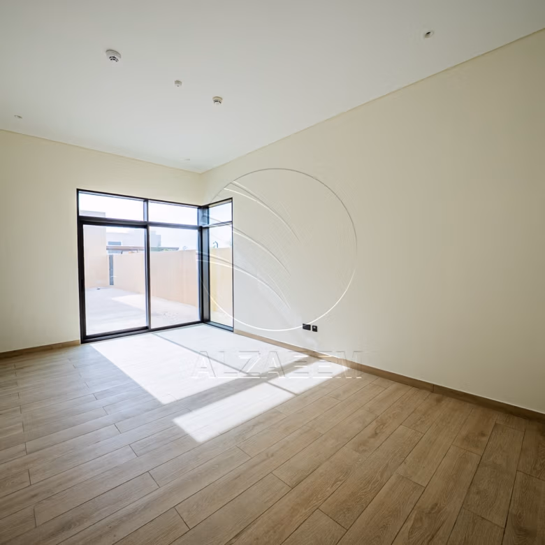 Single Row Villa | Huge Plot | Ready for Occupancy