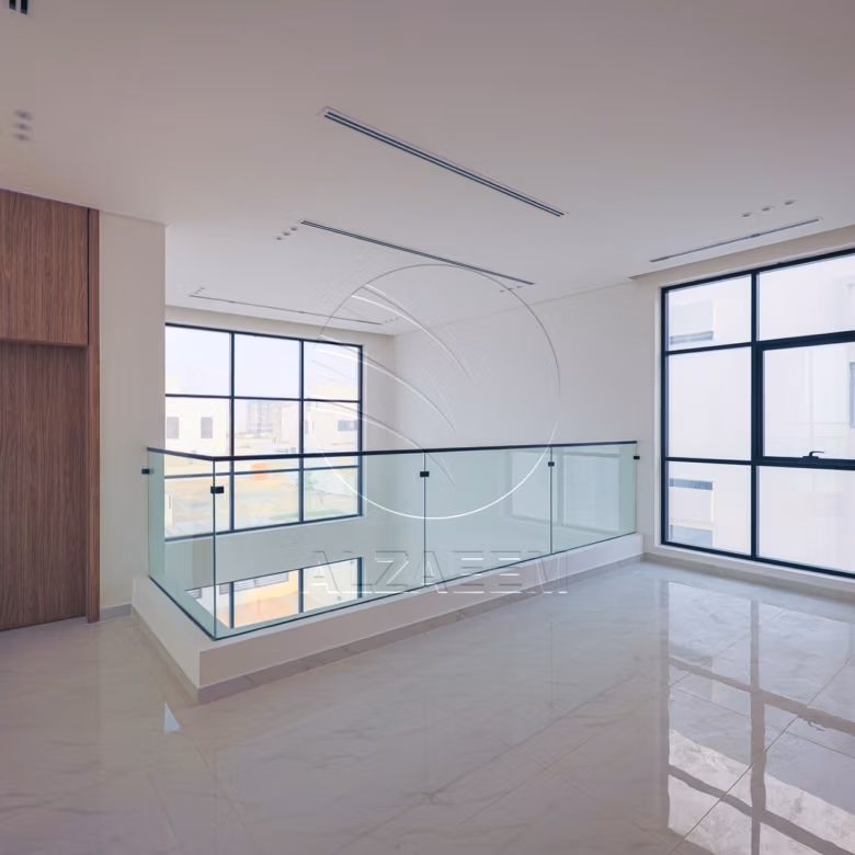 Corner | High Quality Finishing| High Ceiling