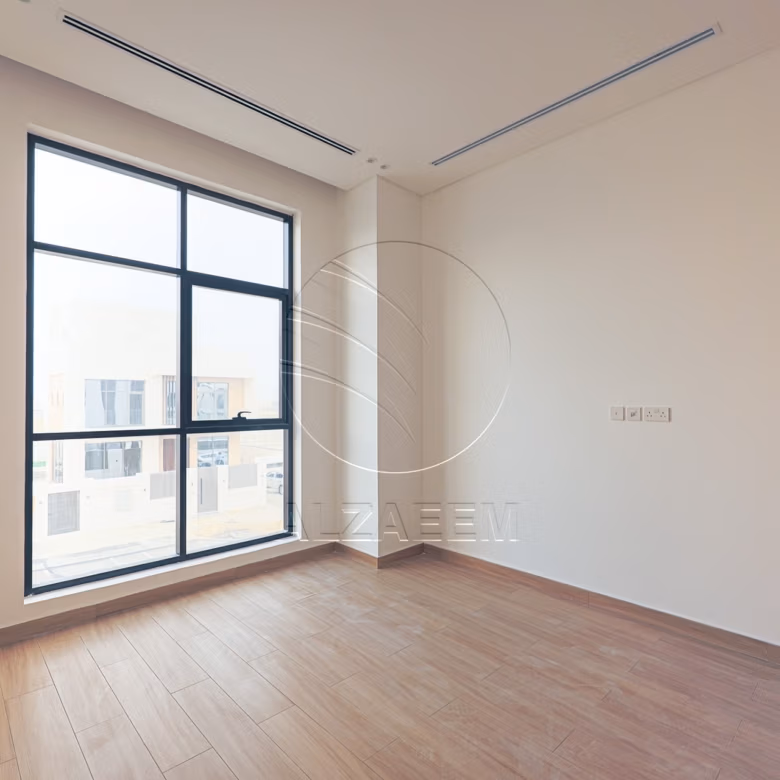 Corner | High Quality Finishing| High Ceiling