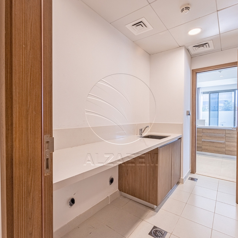 Huge Corner Unit | VACANT | Steps from the Park