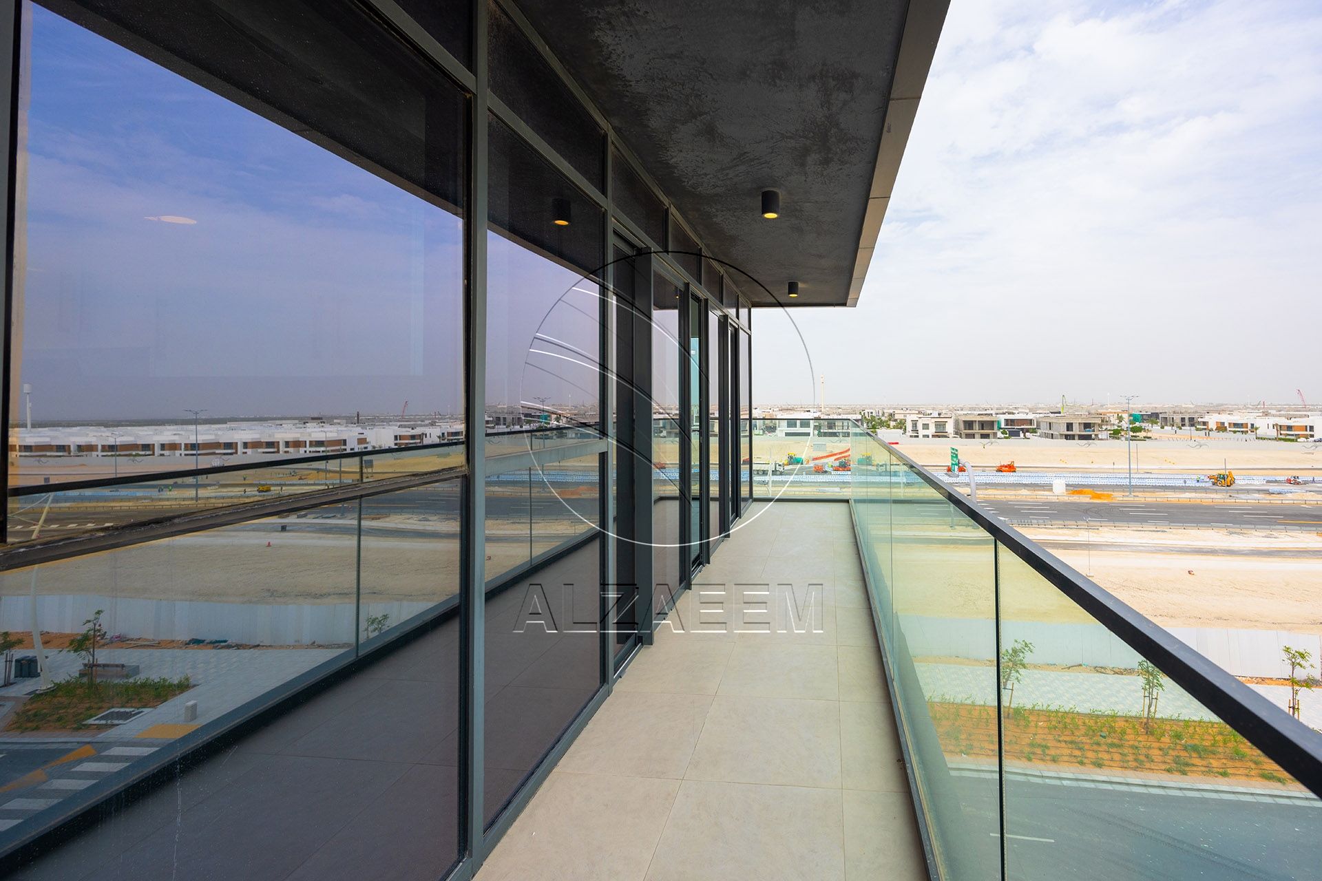 HOT DEAL! Corner Unit – Partial Sea View | Parking
