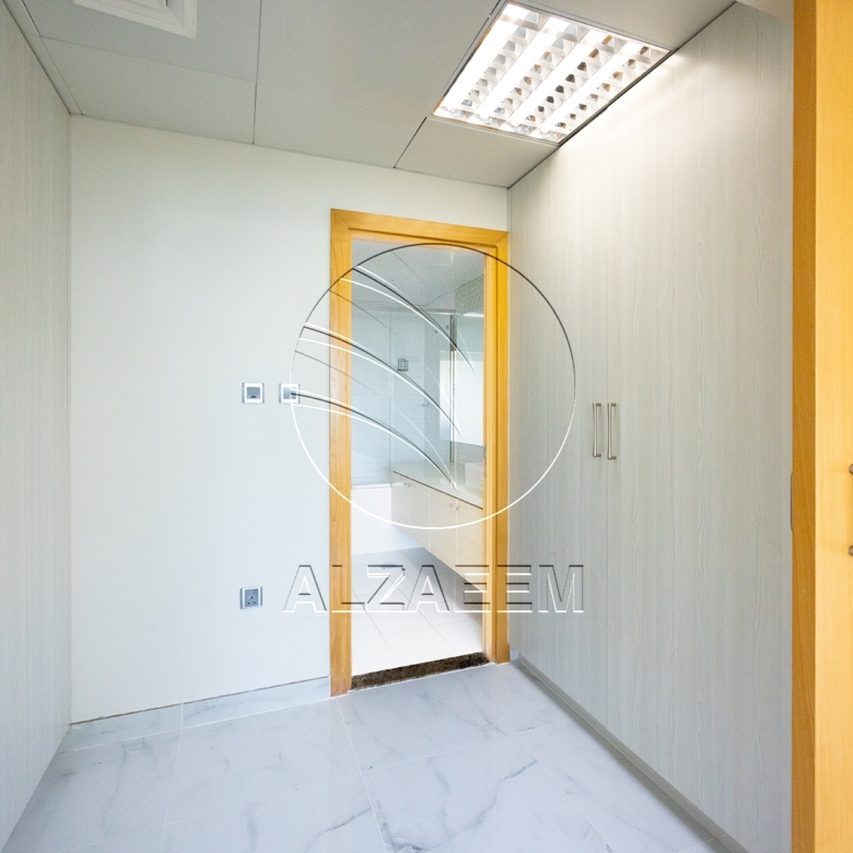 Vacant | Fully renovated unit | Sea View