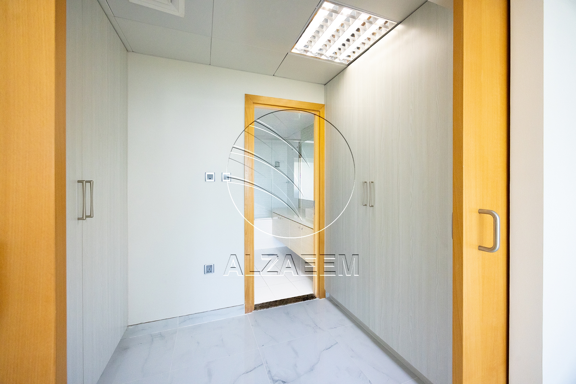 Vacant | Fully renovated unit | Sea View