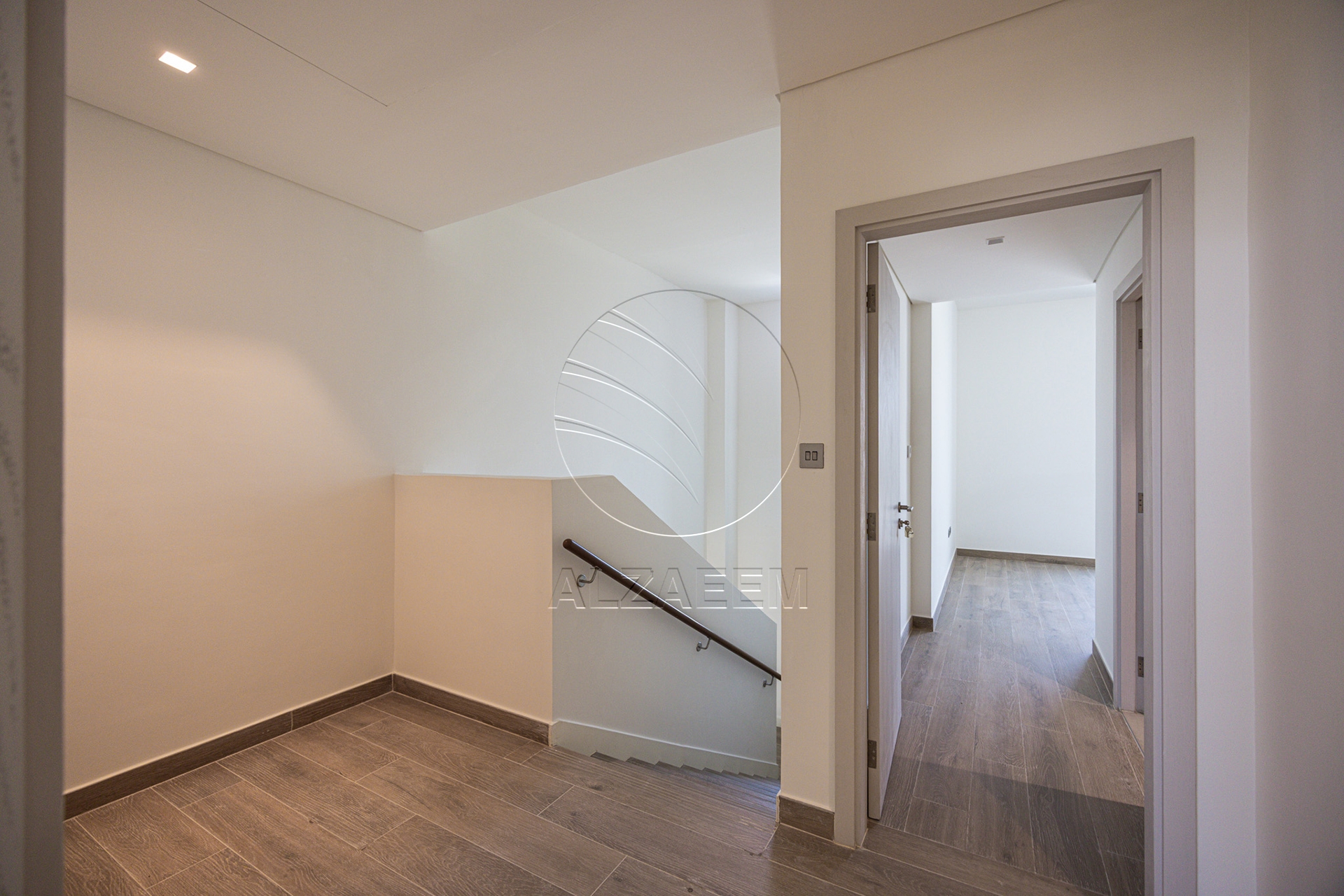 VACANT 3BR TH | Prime Location | FURNISHED!
