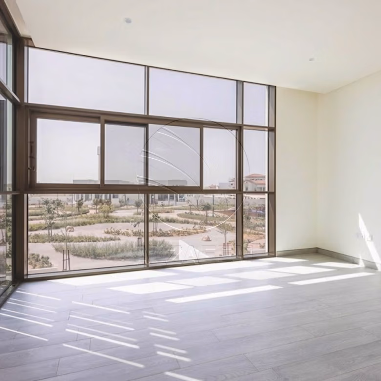 Single Row | Meticulously Landscaped |Next to Park