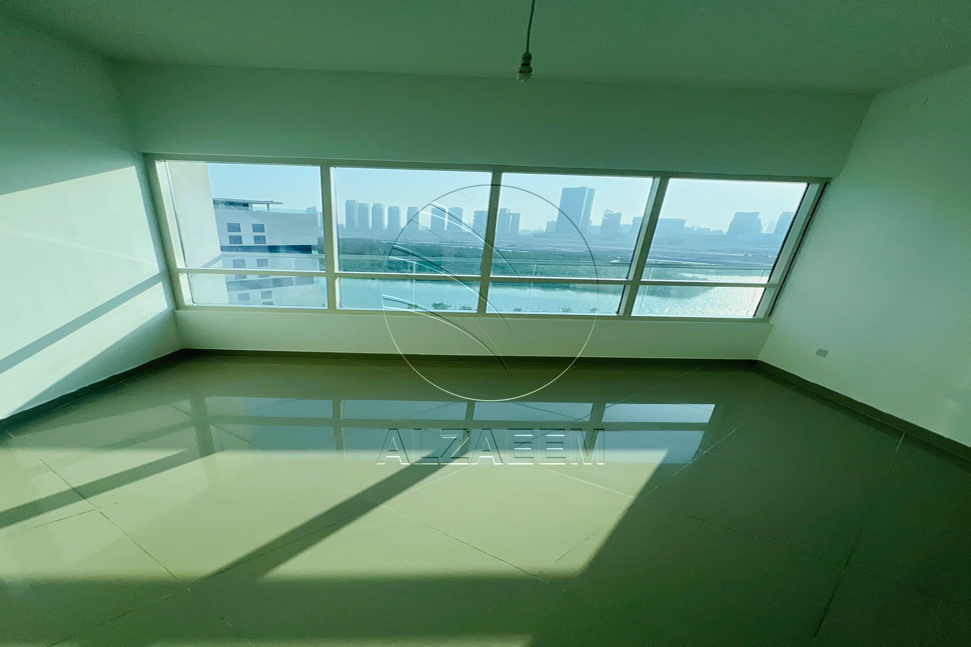 √Mid Level | Vacant | Big Balcony√