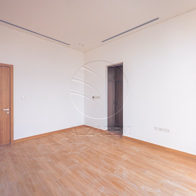 Corner | High Quality Finishing| High Ceiling