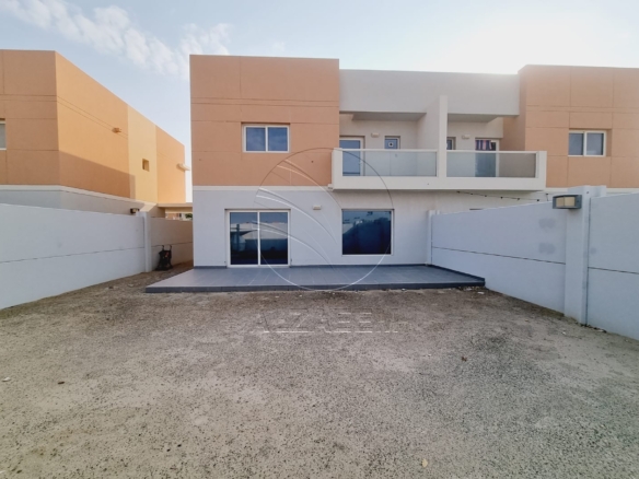 √Single Row | Huge L Shaped Garden | 3BR + Maid√