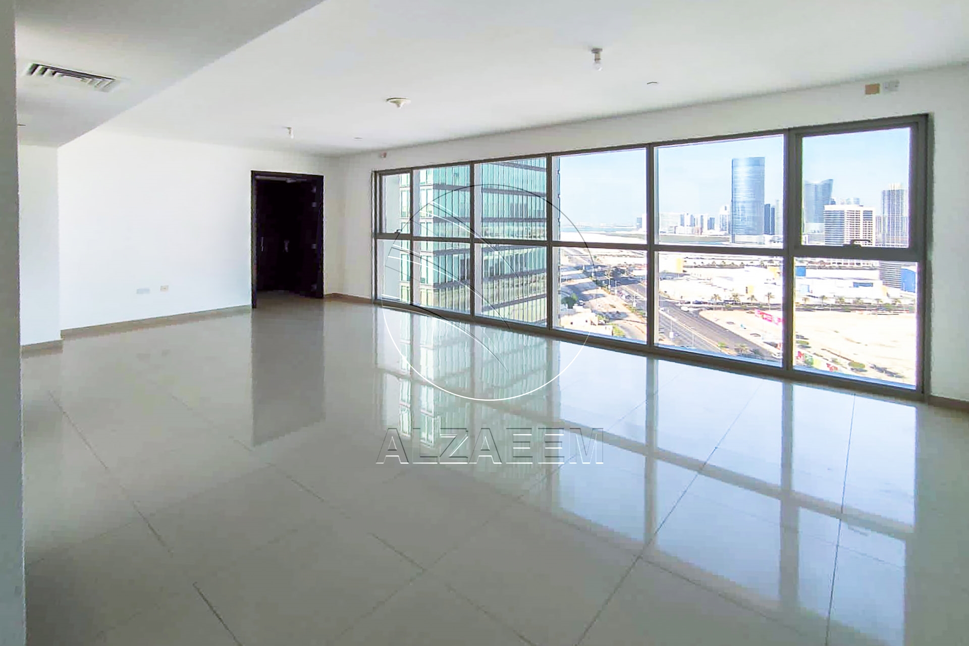 √VACANT! Sea View | On High Floor√