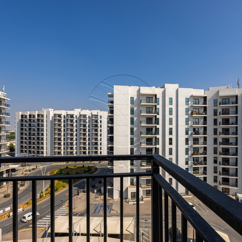 Partial Canal View | High Floor | VACANT