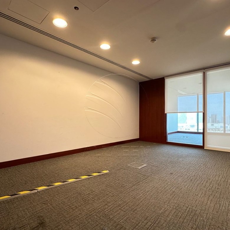 High Level Fitted Office Facing the Canal