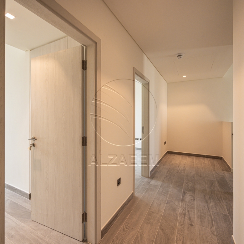 Exclusive+Hot! Single Row TH Near Community Center