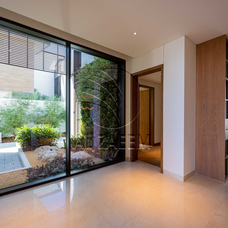 Alsidr | High Ceiling | Single Row Corner
