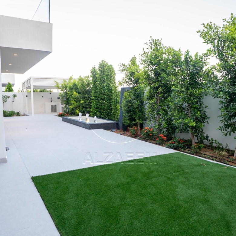 High Quality Upgraded Villa | Single Row | VACANT