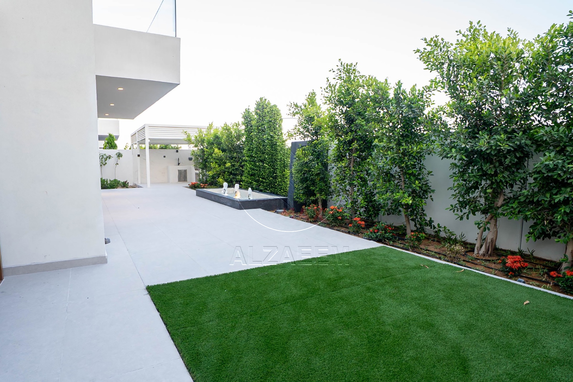 High Quality Upgraded Villa | Single Row | VACANT